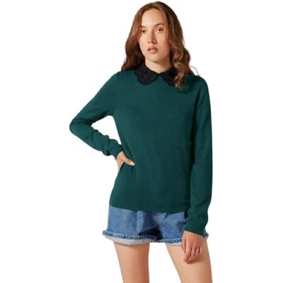 Sweter damski Naf Naf Fly szmaragdowy ze stójką falbanka -S Sweter damski Naf Naf Fly szmaragdowy ze stójką falbanka -S