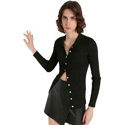 Inny producent TRENDYOL CZARNY DOPASOWANY SWETER Z GUZIKAMI I KOŁNIERZYKIEM S 5EA* Inny producent TRENDYOL CZARNY DOPASOWANY SWETER Z GUZIKAMI I KOŁNIERZYKIEM S 5EA*