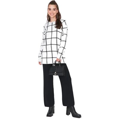 Inny producent TRENDYOL KOMPLET DAMSKI SWETER W KRATĘ I SPODNIE CZARNE L 5EA* Inny producent TRENDYOL KOMPLET DAMSKI SWETER W KRATĘ I SPODNIE CZARNE L 5EA*