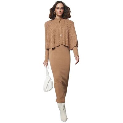 Inny producent TRENDYOL KOMPLET DAMSKI SWETER Z PELERYNĄ I SPÓDNICA BEŻOWY L 5EA* Inny producent TRENDYOL KOMPLET DAMSKI SWETER Z PELERYNĄ I SPÓDNICA BEŻOWY L 5EA*