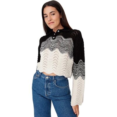 Inny producent TRENDYOL SWETER DAMSKI AŻUROWY FALBANA KOLOR BLOK CZARNY BIAŁY L 5EA* Inny producent TRENDYOL SWETER DAMSKI AŻUROWY FALBANA KOLOR BLOK CZARNY BIAŁY L 5EA*