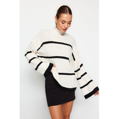 Inny producent TRENDYOL SWETER DAMSKI BIAŁY W PASKI LUŹNY CASUAL 38 5EA Inny producent TRENDYOL SWETER DAMSKI BIAŁY W PASKI LUŹNY CASUAL 38 5EA