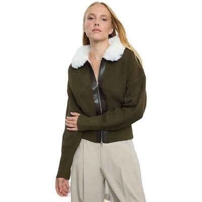 Inny producent TRENDYOL SWETER DAMSKI KHAKI Z BIAŁYM FUTRZANYM KOŁNIERZEM ZAMEK S 5EA* Inny producent TRENDYOL SWETER DAMSKI KHAKI Z BIAŁYM FUTRZANYM KOŁNIERZEM ZAMEK S 5EA*