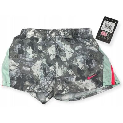 Krótkie spodenki dla dziewczynki NIKE 5-6 lat Krótkie spodenki dla dziewczynki NIKE 5-6 lat