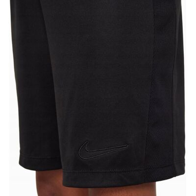 Nike Krótkie spodenki treningowe chłopięce czarne r. 128-137cm Nike Krótkie spodenki treningowe chłopięce czarne r. 128-137cm