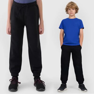 Spodnie Dresowe Chłopięce 4F Joggery Sportowe Czarne 4FJWMM00TTROM1510 Czarny 128 Spodnie Dresowe Chłopięce 4F Joggery Sportowe Czarne 4FJWMM00TTROM1510 Czarny 128