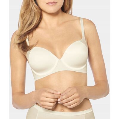 Triumph Body Make-up Soft Touch WP EX 75C Triumph Body Make-up Soft Touch WP EX 75C