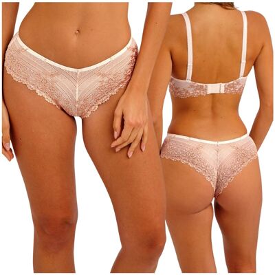 Majtki brazyliany podkreślają pośladki koronka Wacoal Embrace Lace Tanga S Majtki brazyliany podkreślają pośladki koronka Wacoal Embrace Lace Tanga S