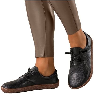 Czarne buty barefoot skórzane damskie szerokie na elastycznej płaskiej podeszwie elastyczne czarne sznurówki PRODUKT POLSKI Casu 89810-39 Czarne buty barefoot skórzane damskie szerokie na elastycznej płaskiej podeszwie elastyczne czarne sznurówki PRODUKT POLSKI Casu 89810-39