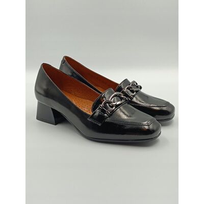 Eleganckie czarne lakierowane mokasyny na obcasie polska marka PULSO r. 39 Eleganckie czarne lakierowane mokasyny na obcasie polska marka PULSO r. 39