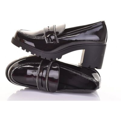 Inny producent KLASYCZNE LOAFERSY DAMSKIE LAKIEROWANE NA OBCASIE MOKASYNY MODNE CZARNE Inny producent KLASYCZNE LOAFERSY DAMSKIE LAKIEROWANE NA OBCASIE MOKASYNY MODNE CZARNE