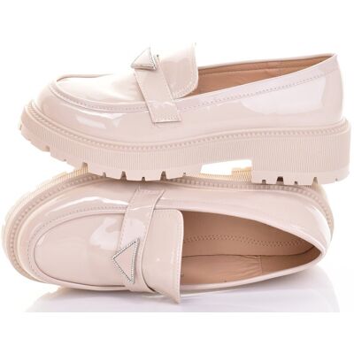 Inny producent MOKASYNY DAMSKIE LAKIEROWANE KLASYCZNE BUTY LOAFERSY ELEGANCKIE BEŻOWE Inny producent MOKASYNY DAMSKIE LAKIEROWANE KLASYCZNE BUTY LOAFERSY ELEGANCKIE BEŻOWE