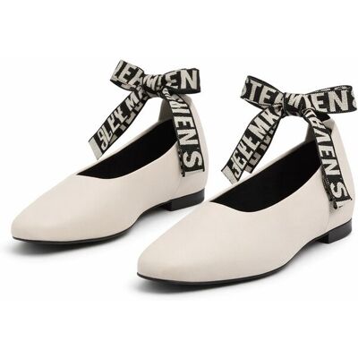 Inny producent STEVE MADDEN BALERINY BEŻOWE Z TAŚMĄ Z LOGO 36 1I3A Inny producent STEVE MADDEN BALERINY BEŻOWE Z TAŚMĄ Z LOGO 36 1I3A