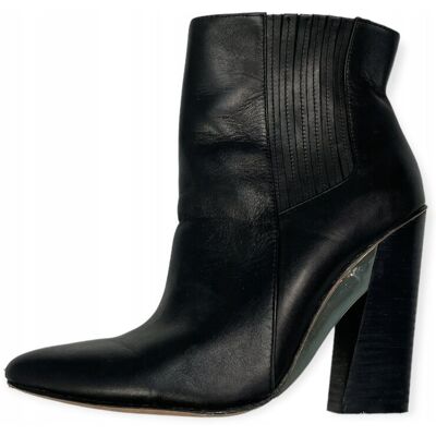Inny producent Wsuwane botki damskie obcas BCBGMAXZARIA 36 Inny producent Wsuwane botki damskie obcas BCBGMAXZARIA 36