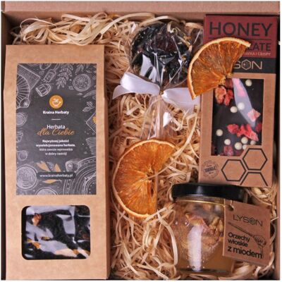 Kraina Herbaty BOX ZESTAW PREZENTOWY Prezent Herbata Lizak Herbaciany Czekolada Orzechy w Kraina Herbaty BOX ZESTAW PREZENTOWY Prezent Herbata Lizak Herbaciany Czekolada Orzechy w