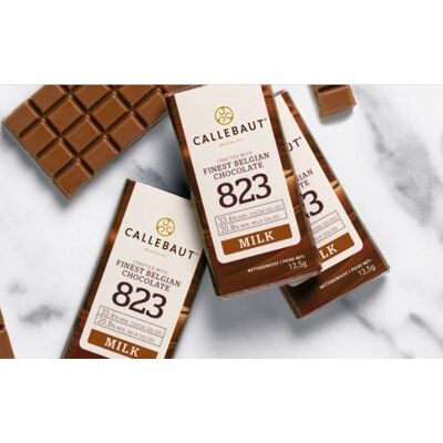 Napolitains Callebaut Mini Tabliczki 1kg ( 75szt. ) czekolada mleczna 823 Napolitains Callebaut Mini Tabliczki 1kg ( 75szt. ) czekolada mleczna 823