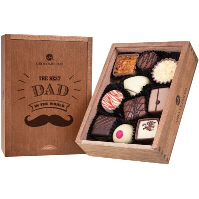MM Brown Zestaw 10 pralinek z belgijskiej czekolady z dedykacją dla taty „The Best Dad In The World” 125 g Idealny prezent na Dzień Ojca MM Brown Zestaw 10 pralinek z belgijskiej czekolady z dedykacją dla taty „The Best Dad In The World” 125 g Idealny prezent na Dzień Ojca