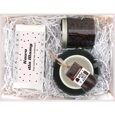 Cup&You Zestaw prezentowy dla mamy na Dzień Matki Stylowa Mama. Herbata sypana 20x5/8g, kawa ziarnista 200g waniliowa, słodki przysmak, filiżanka ze spodkie.. Cup&You Zestaw prezentowy dla mamy na Dzień Matki Stylowa Mama. Herbata sypana 20x5/8g, kawa ziarnista 200g waniliowa, słodki przysmak, filiżanka ze spodkie..