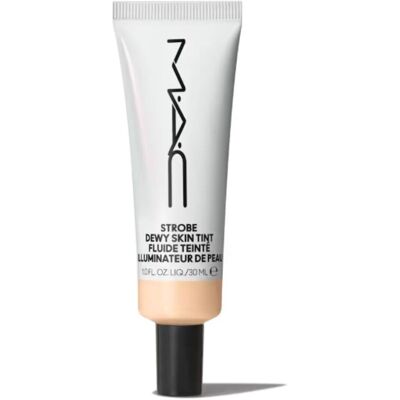 Cc Mac Strobe Dewy Skin Tint 30ml. Light 1 Cc Mac Strobe Dewy Skin Tint 30ml. Light 1