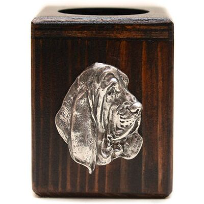 Basset Hound III - drewniany świecznik z psem, unikatowa pamiątka po utracie psa, rękodzieło marki Art-Dog Basset Hound III - drewniany świecznik z psem, unikatowa pamiątka po utracie psa, rękodzieło marki Art-Dog