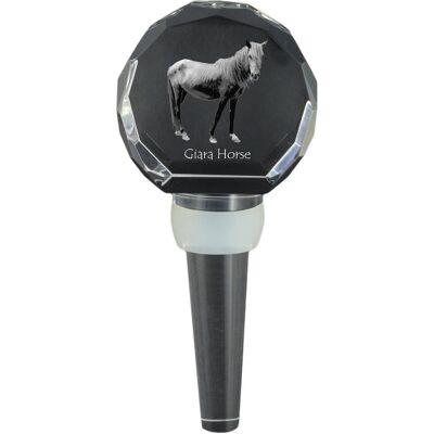 Koń Giara - kryształowa zatyczka do butelki z koniem, wyjątkowy korek do wina ze zdjęciem, personalizowany prezent dla sommeliera marki Art-Dog Koń Giara - kryształowa zatyczka do butelki z koniem, wyjątkowy korek do wina ze zdjęciem, personalizowany prezent dla sommeliera marki Art-Dog