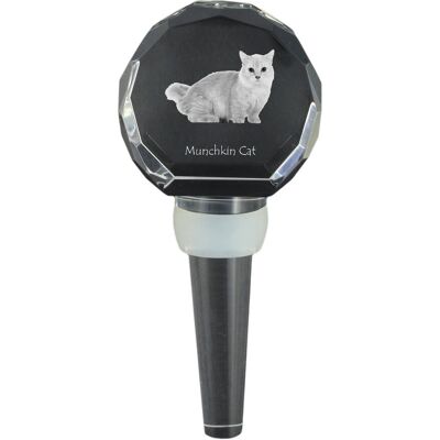 Kot Munchkin - kryształowa zatyczka do butelki z kotem, wyjątkowy korek do wina ze zdjęciem, personalizowany prezent dla sommeliera marki Art-Dog Kot Munchkin - kryształowa zatyczka do butelki z kotem, wyjątkowy korek do wina ze zdjęciem, personalizowany prezent dla sommeliera marki Art-Dog