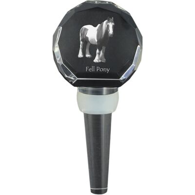 Kucyk Fell - kryształowa zatyczka do butelki z koniem, wyjątkowy korek do wina ze zdjęciem, personalizowany prezent dla sommeliera marki Art-Dog Kucyk Fell - kryształowa zatyczka do butelki z koniem, wyjątkowy korek do wina ze zdjęciem, personalizowany prezent dla sommeliera marki Art-Dog