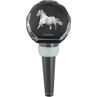 Noriker - kryształowa zatyczka do butelki z koniem, wyjątkowy korek do wina ze zdjęciem, personalizowany prezent dla sommeliera marki Art-Dog Noriker - kryształowa zatyczka do butelki z koniem, wyjątkowy korek do wina ze zdjęciem, personalizowany prezent dla sommeliera marki Art-Dog