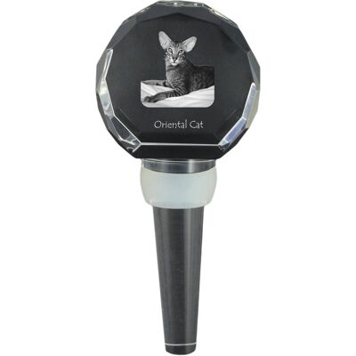 Oriental - kryształowa zatyczka do butelki z kotem, wyjątkowy korek do wina ze zdjęciem, personalizowany prezent dla sommeliera marki Art-Dog Oriental - kryształowa zatyczka do butelki z kotem, wyjątkowy korek do wina ze zdjęciem, personalizowany prezent dla sommeliera marki Art-Dog