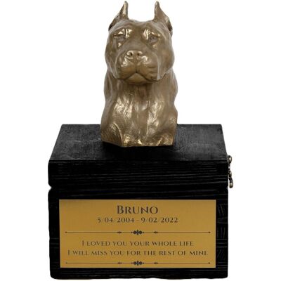 Amerykański Staffordshire terrier, Amstaff, Amstaf III - urna z grawerem i rzeźbą psa, ostatnie pożeganie, produkt ręcznie wykonany marki Art-Dog Amerykański Staffordshire terrier, Amstaff, Amstaf III - urna z grawerem i rzeźbą psa, ostatnie pożeganie, produkt ręcznie wykonany marki Art-Dog
