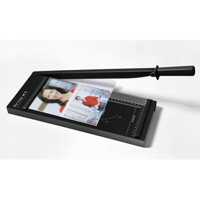 Gilotyna do papieru A4 VANTAGE Dahle Dł. cięcia 320 mm Wys. 0,6 mm CZARNA Gilotyna do papieru A4 VANTAGE Dahle Dł. cięcia 320 mm Wys. 0,6 mm CZARNA