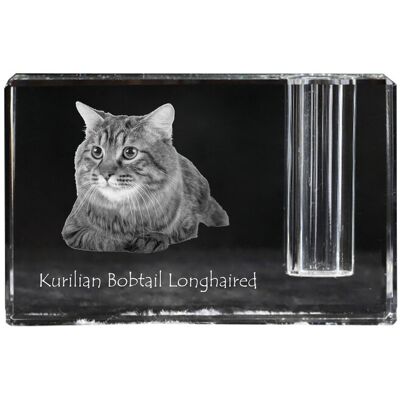 Kurylski bobtail długowłosy - stojak na długopis, kryształowy organizer ze zdjęciem kota, unikatowa ozdoba biurka marki Art-Dog Kurylski bobtail długowłosy - stojak na długopis, kryształowy organizer ze zdjęciem kota, unikatowa ozdoba biurka marki Art-Dog