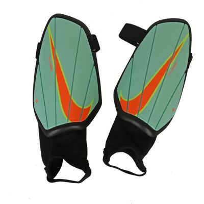 Nike Nagolenniki Charge Y, SP2165, 379 Nike Nagolenniki Charge Y, SP2165, 379