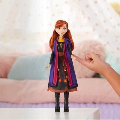 Disney Lalka Hasbro Kraina Lodu 2 Frozen Anna W Magicznej Podświetlanej Sukience Disney Lalka Hasbro Kraina Lodu 2 Frozen Anna W Magicznej Podświetlanej Sukience