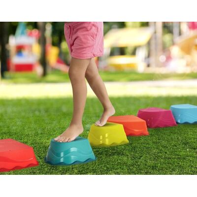 Sensoryczne steppery kubeczkowe szczudła dla dzieci B.Toys Sensoryczne steppery kubeczkowe szczudła dla dzieci B.Toys