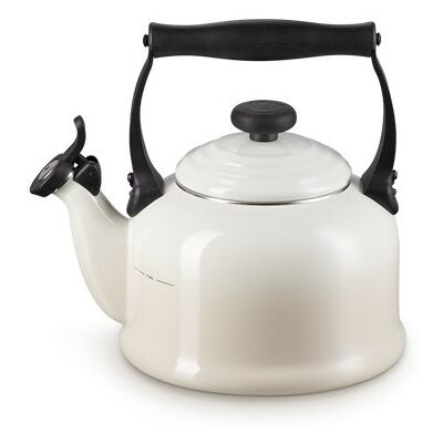 Le Creuset - Czajnik tradycyjny 2,1 L Meringue Le Creuset - Czajnik tradycyjny 2,1 L Meringue