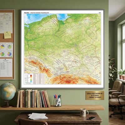 Polska mapa ścienna fizyczna na podkładzie do wpinania, 1:750 000 Polska mapa ścienna fizyczna na podkładzie do wpinania, 1:750 000
