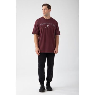 Trec Wear Bordowy T-shirt męski TW BASIC TSHIRT OVERSIZE 182 M BURGUNDY Trec Wear Bordowy T-shirt męski TW BASIC TSHIRT OVERSIZE 182 M BURGUNDY