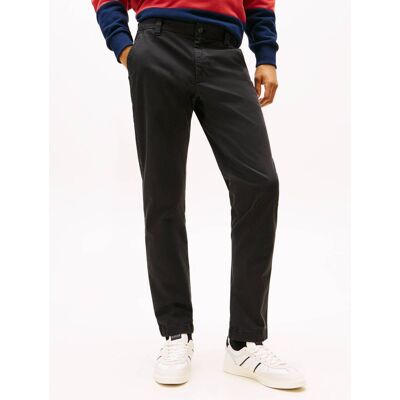Tommy Jeans Spodnie chino Scanton TH x F.C. Liverpool Slim Fit czarny 31/32 Tommy Jeans Spodnie chino Scanton TH x F.C. Liverpool Slim Fit czarny 31/32