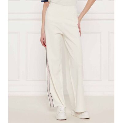 Marc Cain Spodnie dresowe flare fit ecru 40 Marc Cain Spodnie dresowe flare fit ecru 40