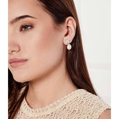 TORY BURCH Kolczyki Kira Mother of Pearl biały OS TORY BURCH Kolczyki Kira Mother of Pearl biały OS