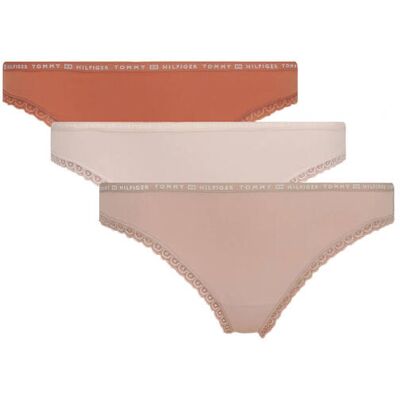 Tommy Hilfiger 3-pak Kwiatowych Koronkowych Stringów (UW0UW02824) - zmineralizowane/zrównoważone beżowe/blady róż Tommy Hilfiger 3-pak Kwiatowych Koronkowych Stringów (UW0UW02824) - zmineralizowane/zrównoważone beżowe/blady róż