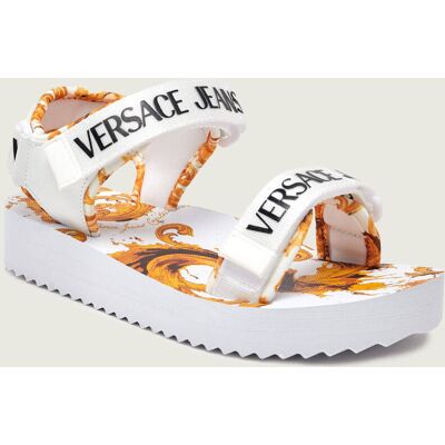 Versace Jeans Couture Sandały FONDO MIAMI DIS. SX4 biały 38 Versace Jeans Couture Sandały FONDO MIAMI DIS. SX4 biały 38