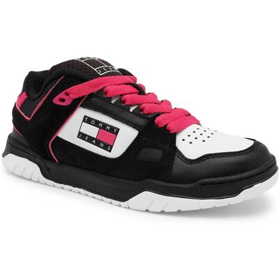 Tommy Jeans Skórzane sneakersy WMN SKATE LOW czarny 37 Tommy Jeans Skórzane sneakersy WMN SKATE LOW czarny 37