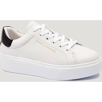 Tommy Hilfiger Skórzane sneakersy CHIC PLATFORM CUPSOLE PATENT biały 41 Tommy Hilfiger Skórzane sneakersy CHIC PLATFORM CUPSOLE PATENT biały 41