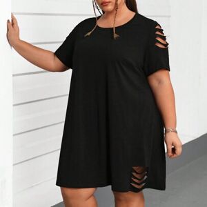 SHEIN Plus Size Luźny krój, krótki rękaw, okrągły dekolt, krój w kształcie litery A, dzianinowa sukienka typu T-shirt w trudnej sytuacji