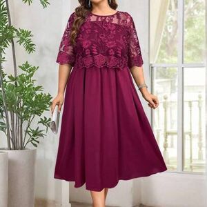 SHEIN Elegancka sukienka z siateczki w dużym rozmiarze, z haftowanym okrągłym dekoltem