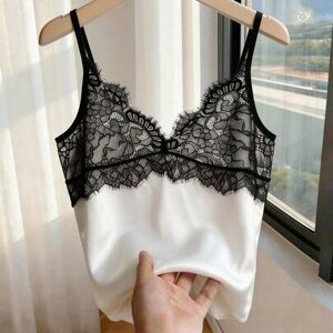 SHEIN Modny, elegancki top damski, luźny top z koronkowym wykończeniem i regulowanym dekoltem w serek, z regulowanymi ramiączkami typu spaghetti