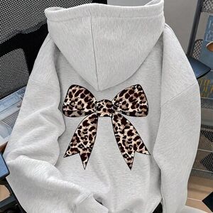 SHEIN Bluza z kapturem w panterkę z motywem kokardki, damska casualowa bluza plus size z długim rękawem i kieszeniami na jesień/zimę, odpowiednia na zimowe
