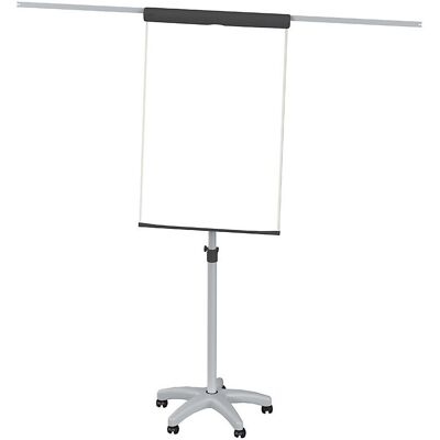 MAUL Flip-chart, pé em estrela , altura do quadro 970 mm, branco, Flip-chart, pé em estrela, altura do quadro 970 mm, branco. O modelo com pé em estrela para quem gosta de poupar. Prático: dois suportes de papel rebatíveis lateralmente, magnéticos e em aç MAUL Flip-chart, pé em estrela , altura do quadro 970 mm, branco, Flip-chart, pé em estrela, altura do quadro 970 mm, branco. O modelo com pé em estrela para quem gosta de poupar. Prático: dois suportes de papel rebatíveis lateralmente, magnéticos e em aç